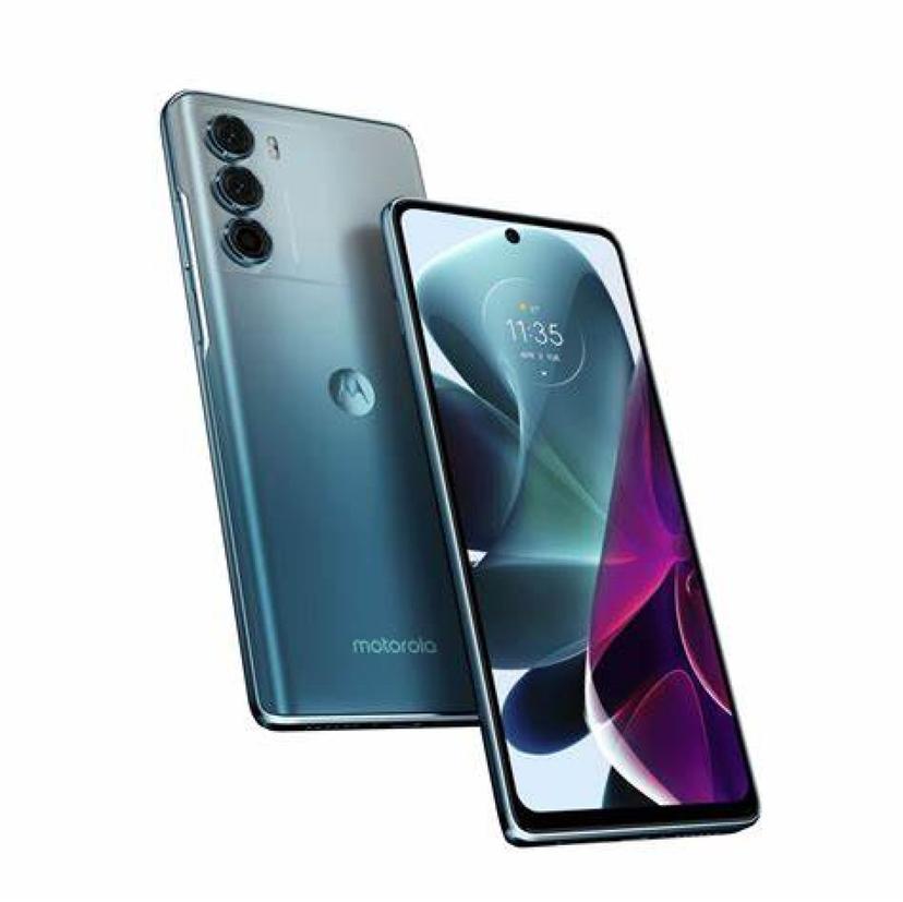 Motorola Moto G200 5G back and front view