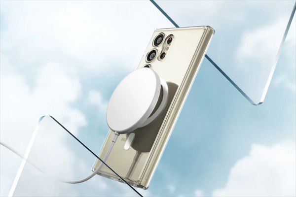 Samsung Galaxy S24 Ultra featuring 200MP camera and fast wireless charging.