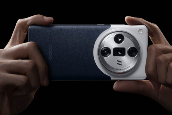 Oppo Find X7 recording 4K video with Dolby Vision HDR.