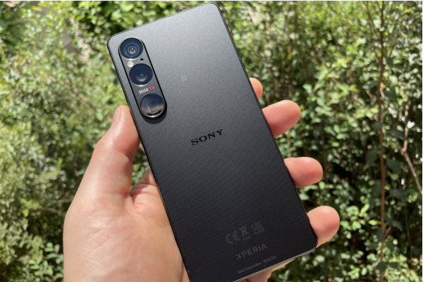 Sony Xperia 1 VI with Cinema Pro app and manual video controls.