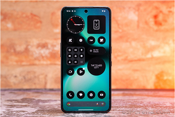 6.77-inch 120Hz display, smooth scrolling, MediaTek Dimensity 7300 Pro chipset, 5000mAh battery.