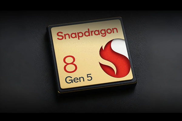 Snapdragon 8 Gen 5 processor offering fast, efficient flagship performance.